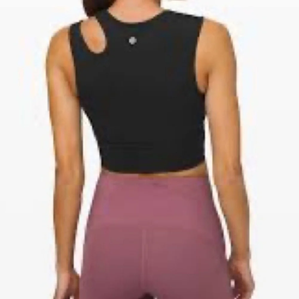 Lululemom Mastered Motion Cropped Tank Size 4.